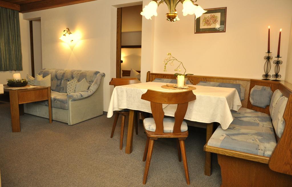 Auf Der Sonnenseite Apartment Schattwald Room photo